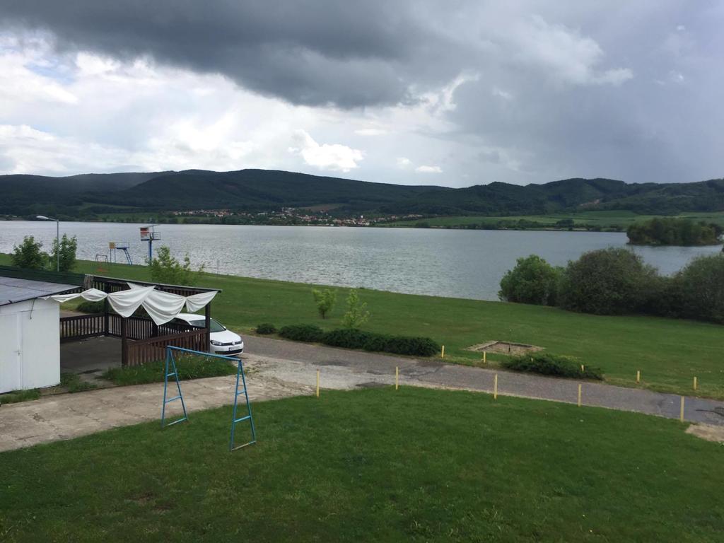 Turisticka Ubytovna Hotel Divín Eksteriør billede